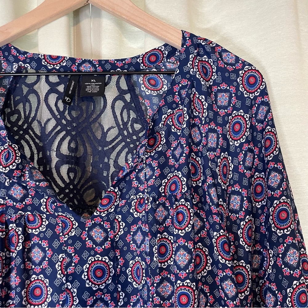 New Directions Bandanna Print Long Blouse - Picture 2 of 11